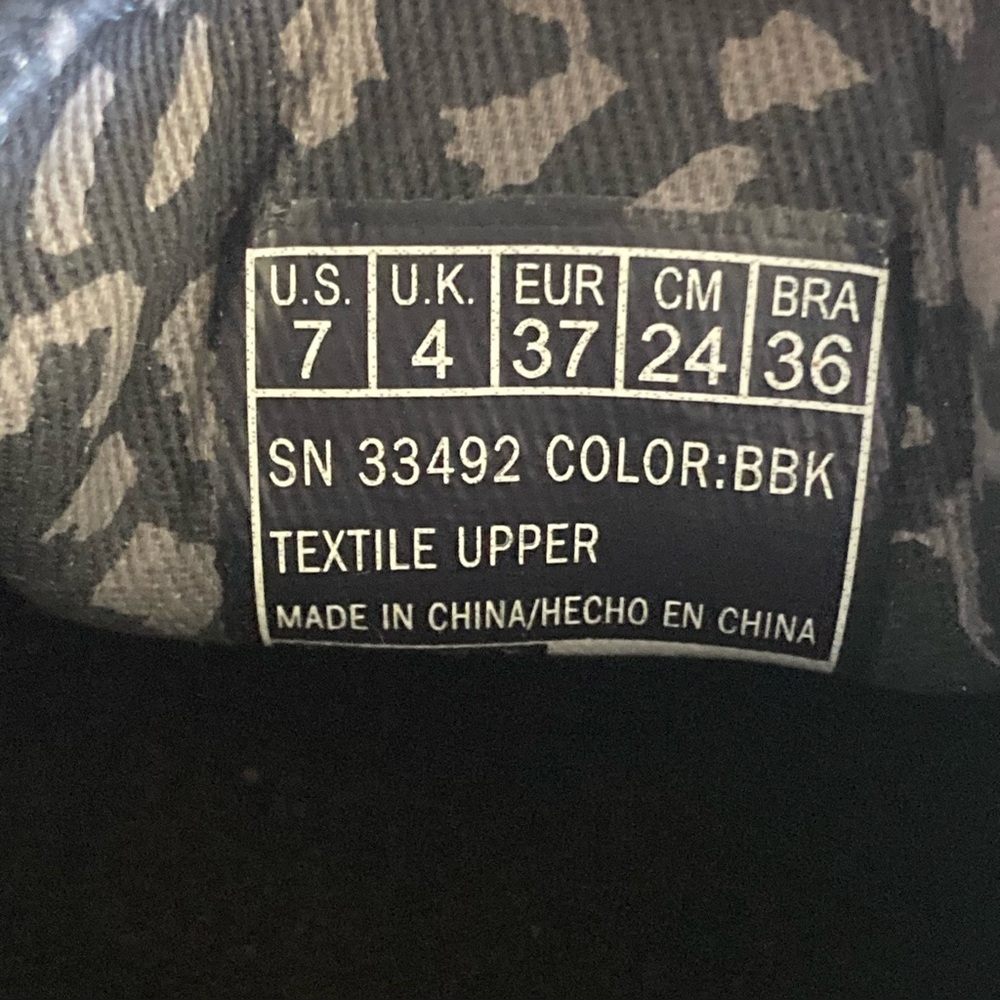 NEW! Skechers BOBS B Cute Slip-On Sneaker (7) - Picture 6 of 7